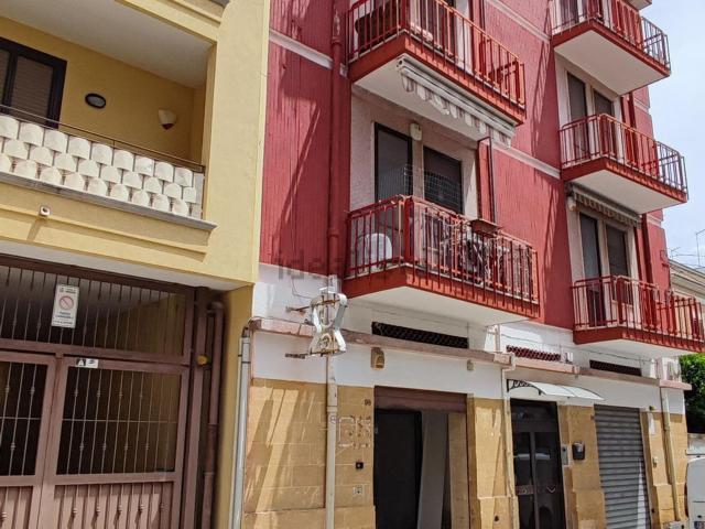 Locale in vendita di 241 m² in Via Aprilia