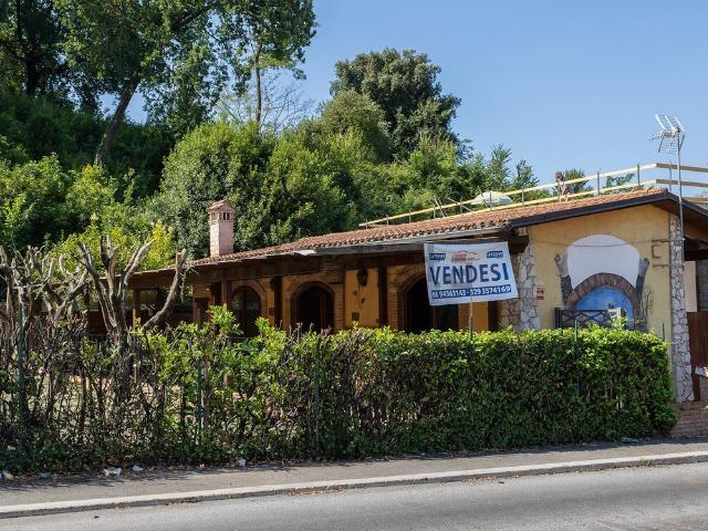 Locale in vendita di 241 m² in Via della Giustiniana, 1