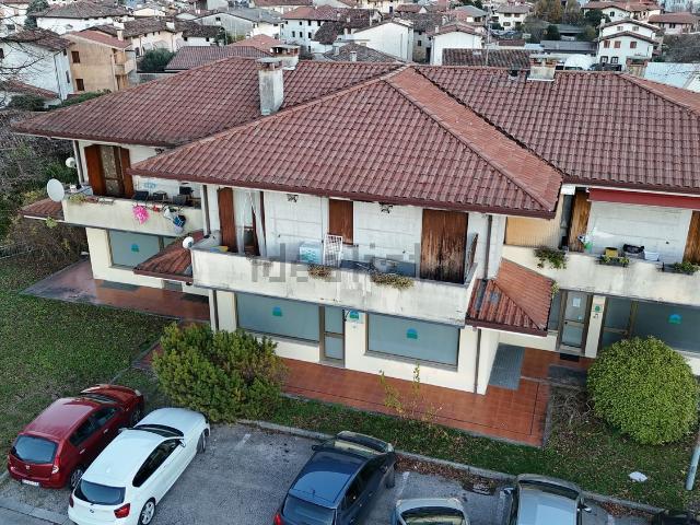 Locale in vendita di 243 m² in Via Siega