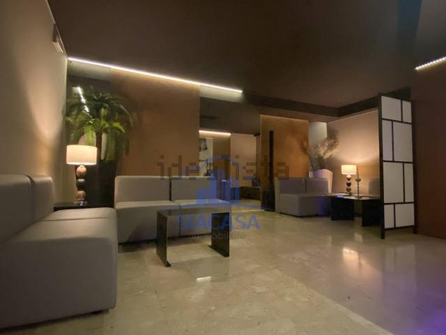 Locale in vendita di 244 m²