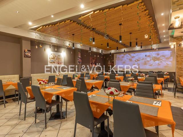 Locale in vendita di 244 m² in Via Antonio Roiti