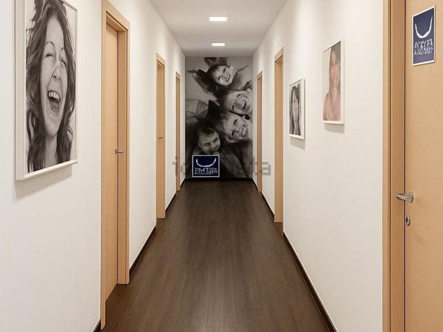 Locale in vendita di 245 m² in Via Don Giacomo Trevisani, 1