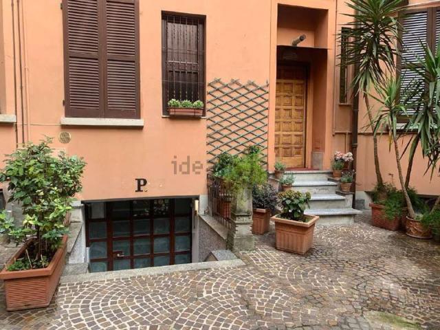 Locale in vendita di 245 m² in Via Francesco Burlamacchi, 6