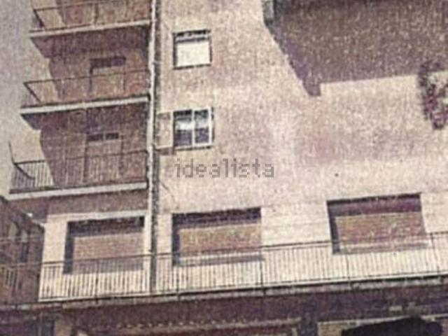 Locale in vendita di 246 m² in Via Giuseppe Verdi