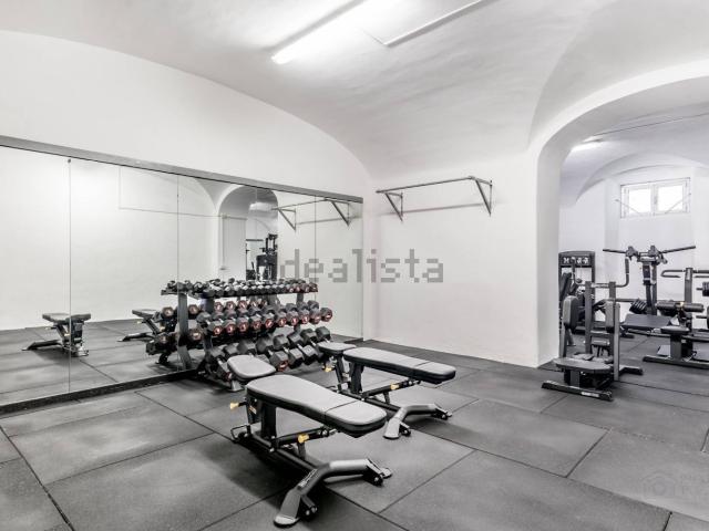 Locale in vendita di 246 m² in Via Mecenate
