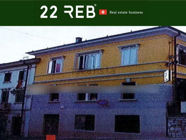 Locale in vendita di 247 m² in Piazza Martiri della Libertà