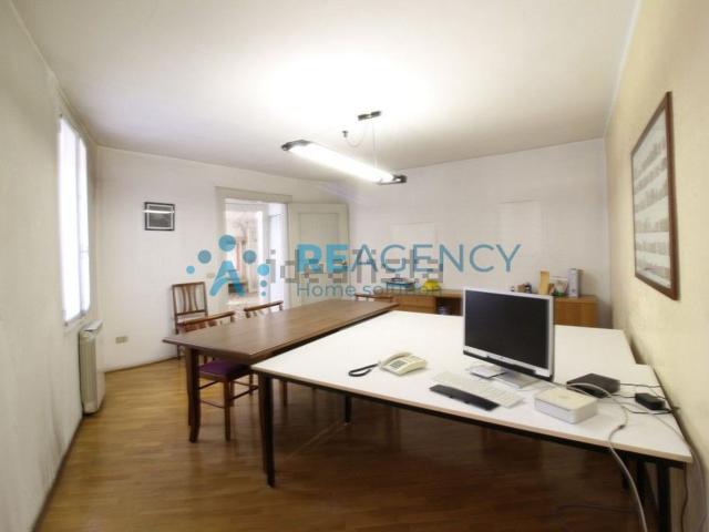 Locale in vendita di 248 m² in Corso Giuseppe Garibaldi