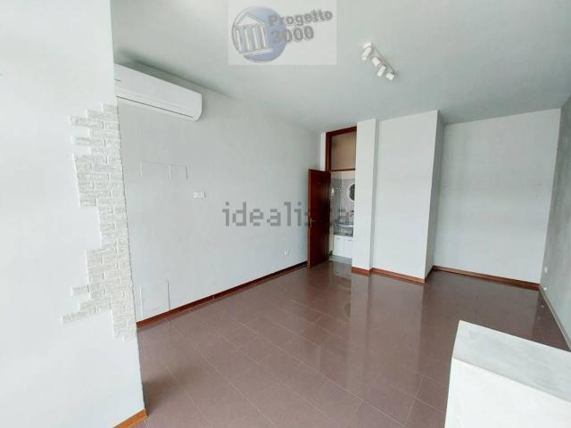 Locale in vendita di 24 m² in Via Vincenzo Chiarugi