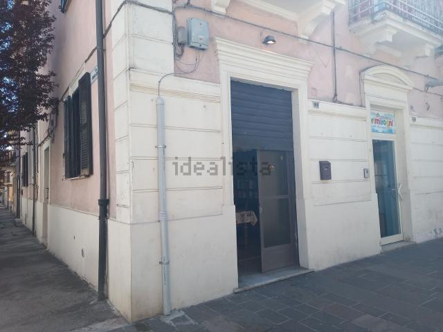 Locale in vendita di 24 m² in Via Camillo Corradini, 188