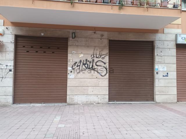 Locale in vendita di 24 m² in Via Domenico Lancia di Brolo, 157