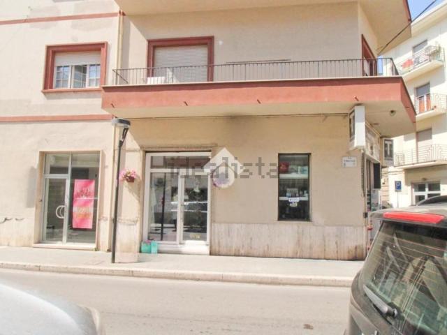 Locale in vendita di 24 m² in Via Firenze, 133