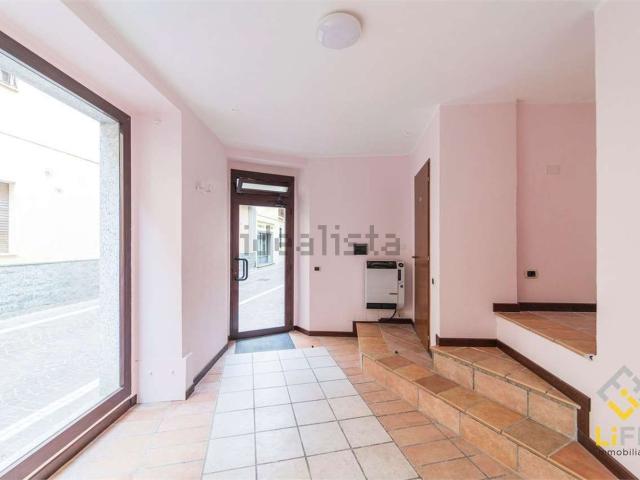 Locale in vendita di 24 m² in Via Goffredo Mameli, 15