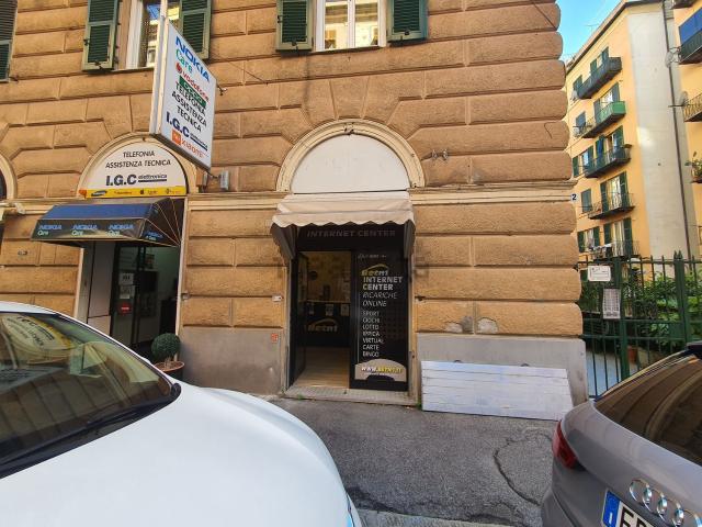 Locale in vendita di 24 m² in Via Pisacane, 62
