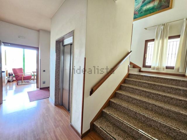 Locale in vendita di 2500 m² in Viale della Repubblica