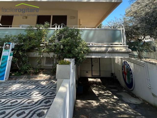 Locale in vendita di 250 m²