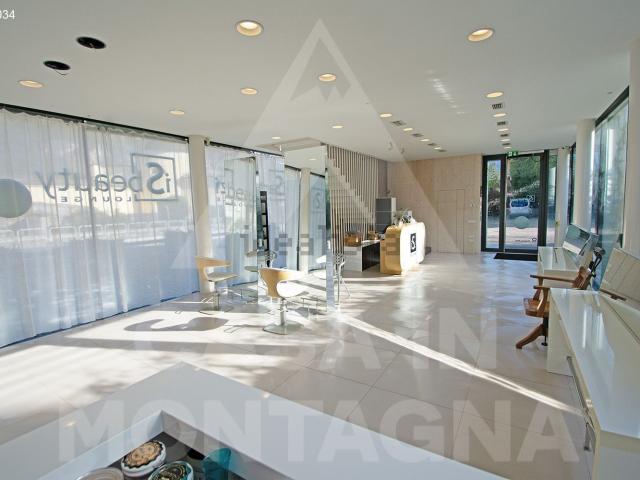 Locale in vendita di 250 m²