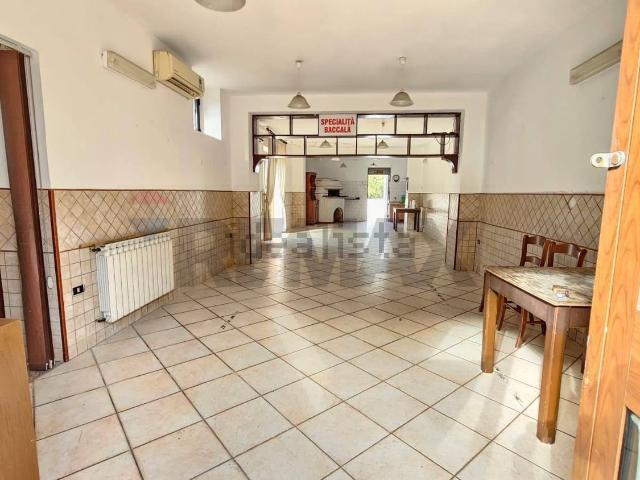 Locale in vendita di 250 m²