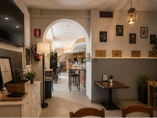 Locale in vendita di 250 m² in Via A. Diaz, 53034