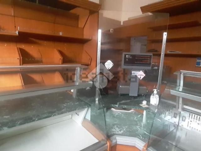 Locale in vendita di 250 m² in Via Alessandro Lamarmora, 75