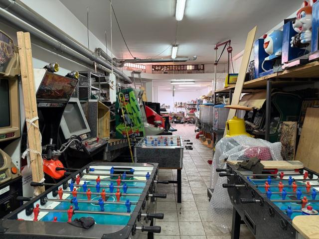 Locale in vendita di 250 m² in Via Balilla, 155