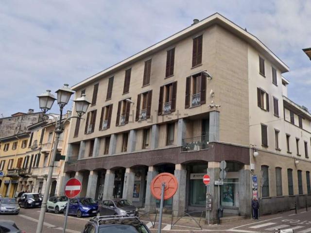 Locale in vendita di 250 m² in Via Giuseppe Garibaldi, 1