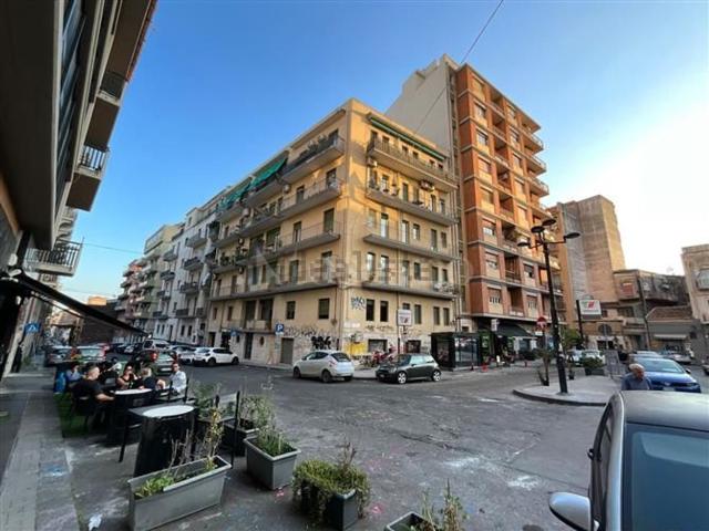 Locale in vendita di 250 m² in Via Grotte Bianche