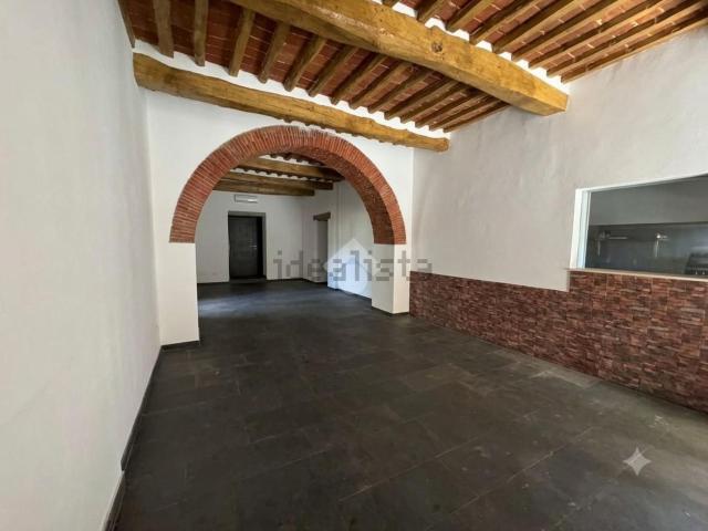 Locale in vendita di 250 m² in Via Guglielmo Oberdan, 61