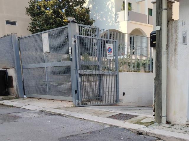 Locale in vendita di 250 m² in Via Don Giuseppe De Mattia, 11