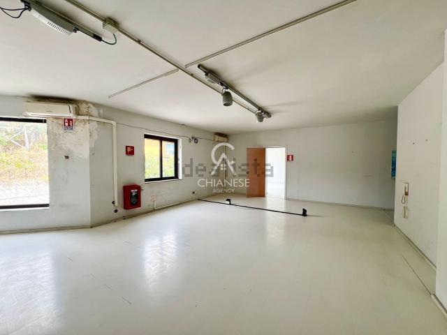 Locale in vendita di 250 m² in Via dei Greci, 146