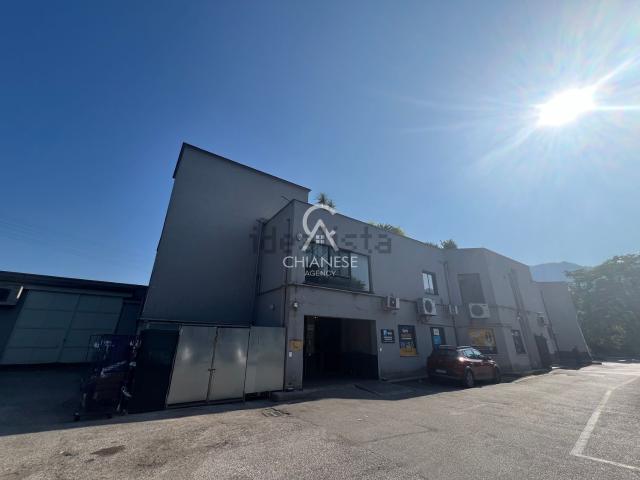 Locale in vendita di 250 m² in Via dei Greci, 146