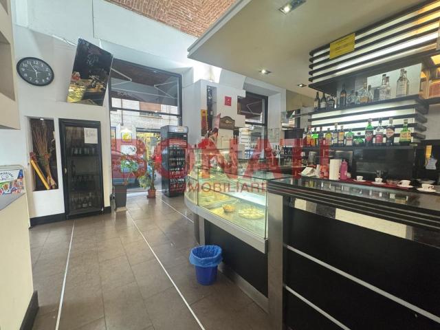 Locale in vendita di 250 m² in Via di Monale, 96