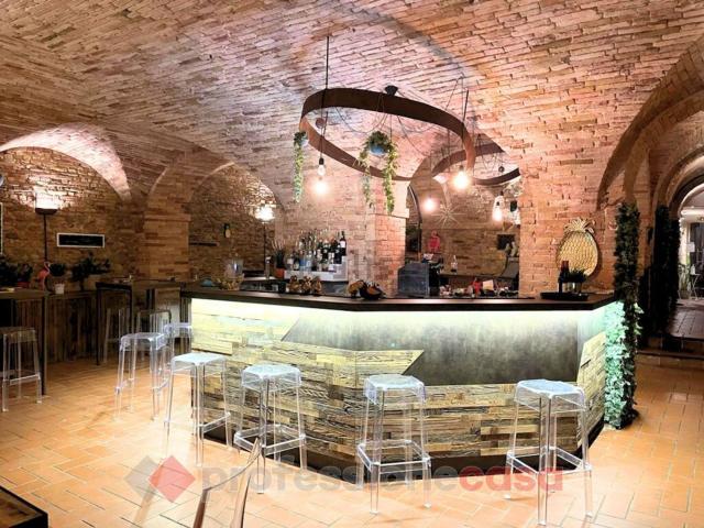 Locale in vendita di 250 m² in Via Fiorenzuola