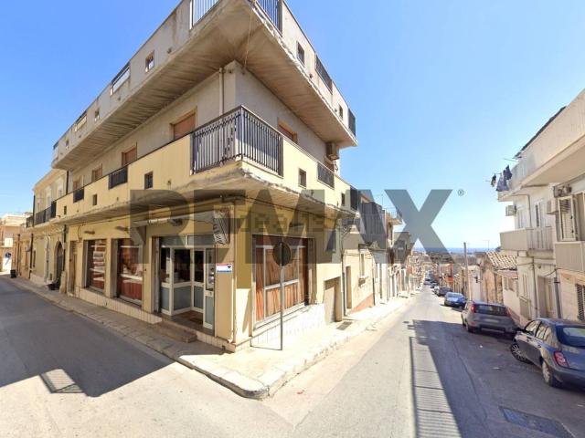 Locale in vendita di 250 m² in Via Libertà, 109