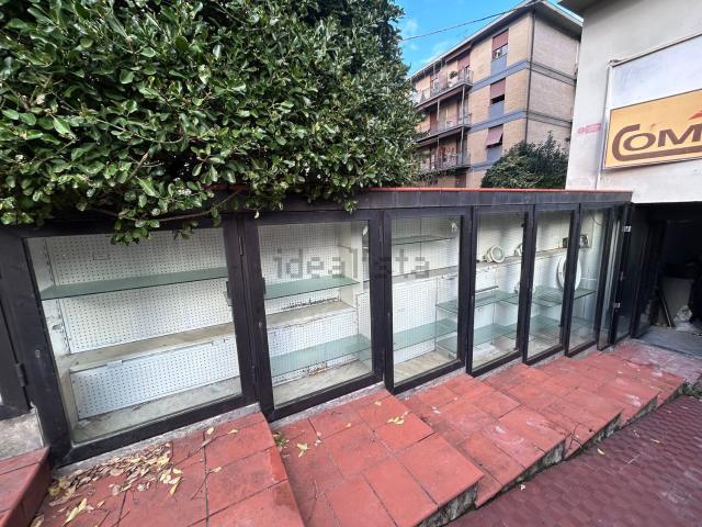 Locale in vendita di 250 m² in Via Monviso