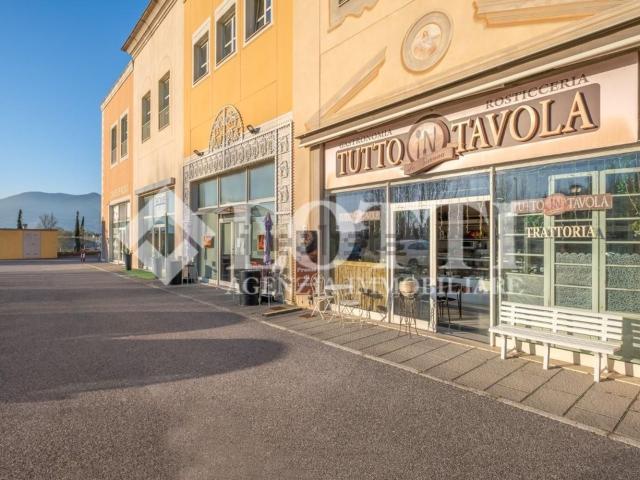 Locale in vendita di 250 m² in Via Sandro Pertini, 56012