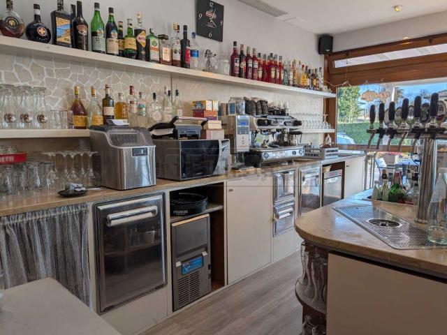 Locale in vendita di 250 m² in Via Principale