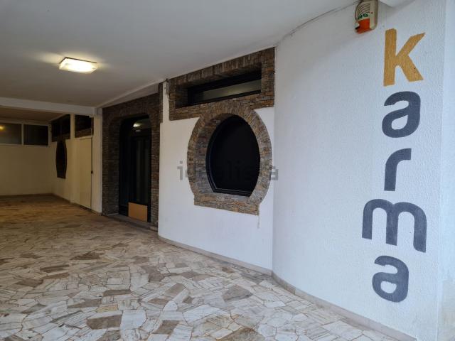 Locale in vendita di 250 m² in Viale Dante Alighieri, 99