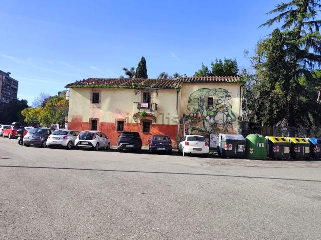 Locale in vendita di 250 m² in Piazza dei Tribuni