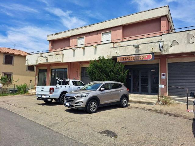 Locale in vendita di 253 m² in Via Umberto Richiello