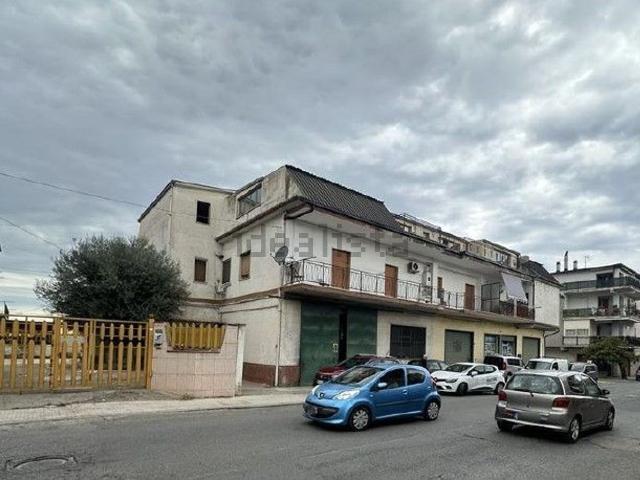 Locale in vendita di 254 m² in Via Madre Isabella de Rosis, 22