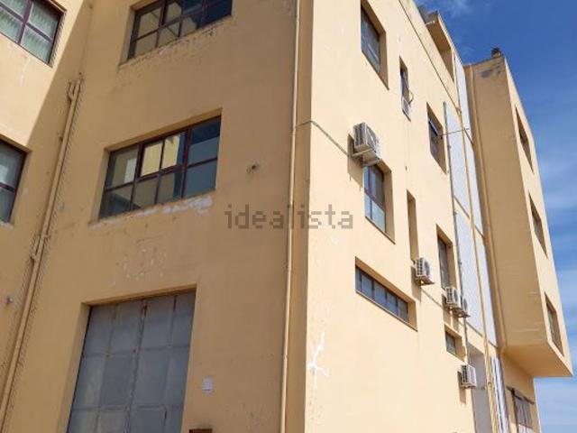 Locale in vendita di 255 m² in Via Evangelista Torricelli
