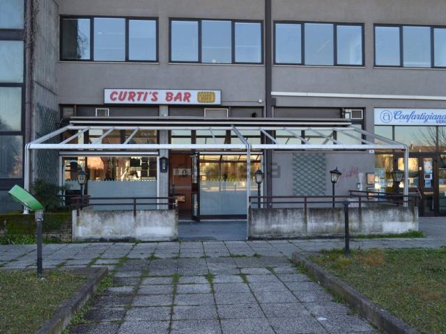 Locale in vendita di 256 m² in Via Mercurio, 1