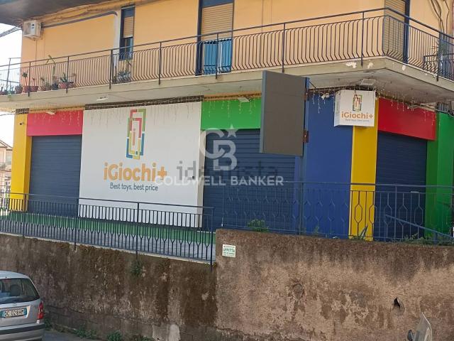 Locale in vendita di 257 m² in Via Giovanni Verga, 56