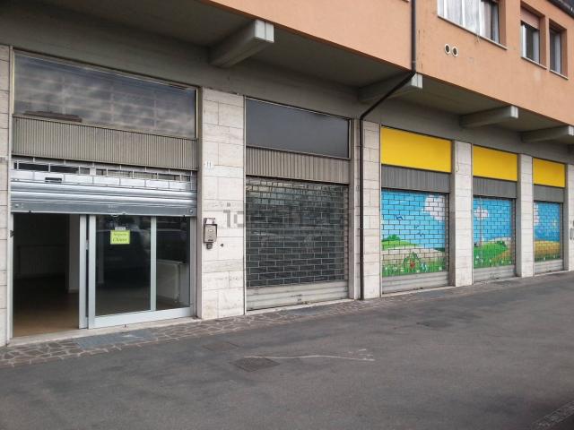 Locale in vendita di 257 m² in Viale A. Gramsci, 9