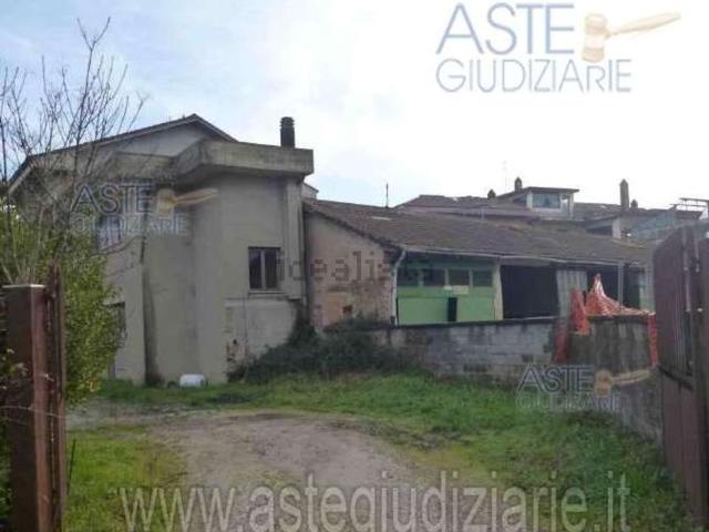 Locale in vendita di 258 m² in Via Colonna