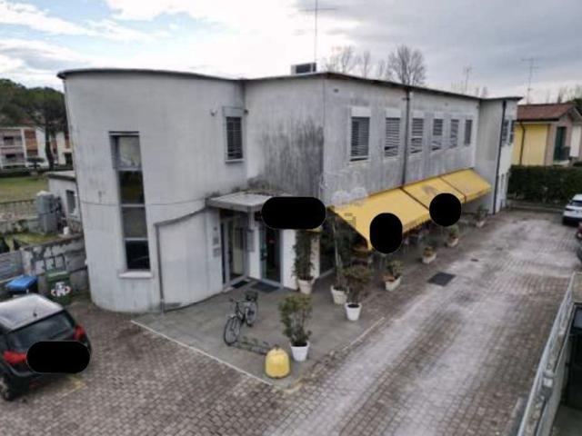 Locale in vendita di 258 m² in Via Cappuccini, 39