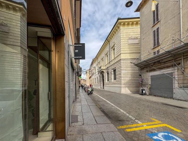 Locale in vendita di 25 m² in Corso Giacomo Matteotti, 8