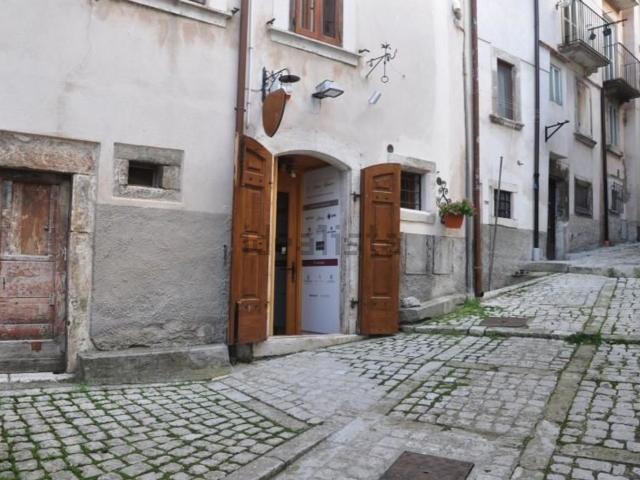 Locale in vendita di 25 m² in Piazza Municipio