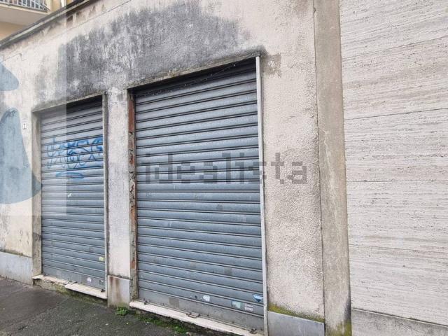 Locale in vendita di 25 m² in Via Valentino Carrera, 121