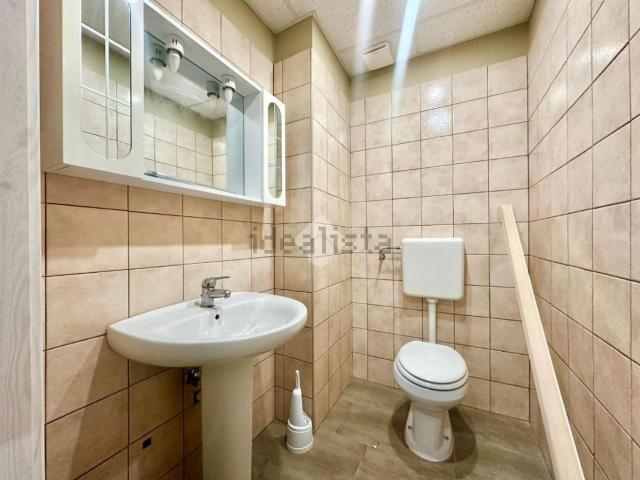 Locale in vendita di 25 m² in Via Asti, 4